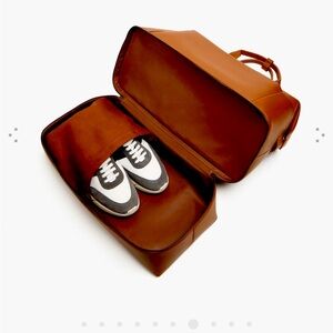 COPY - BRAND NEW IN BOX Monos leather weekender